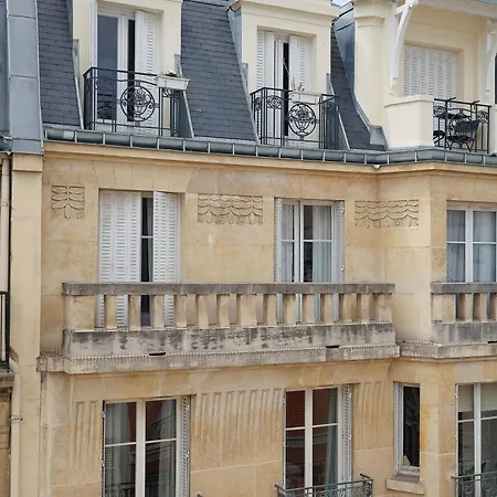 Havre Parisien A Cote Du Parc Monceau *